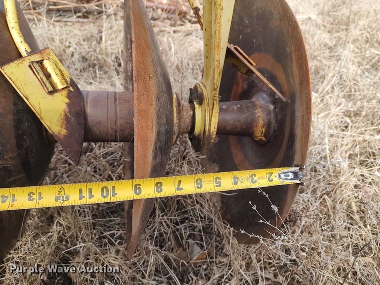 image for item DO3745 John Deere 210  disk