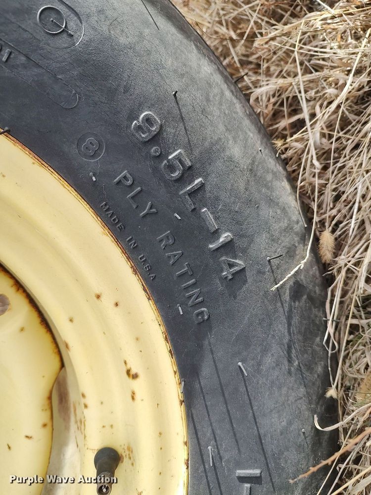 image for item DO3745 John Deere 210  disk