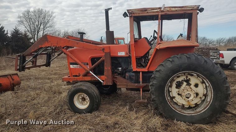 image for item DO3749 Allis Chalmers 7030  tractor