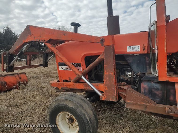 image for item DO3749 Allis Chalmers 7030  tractor