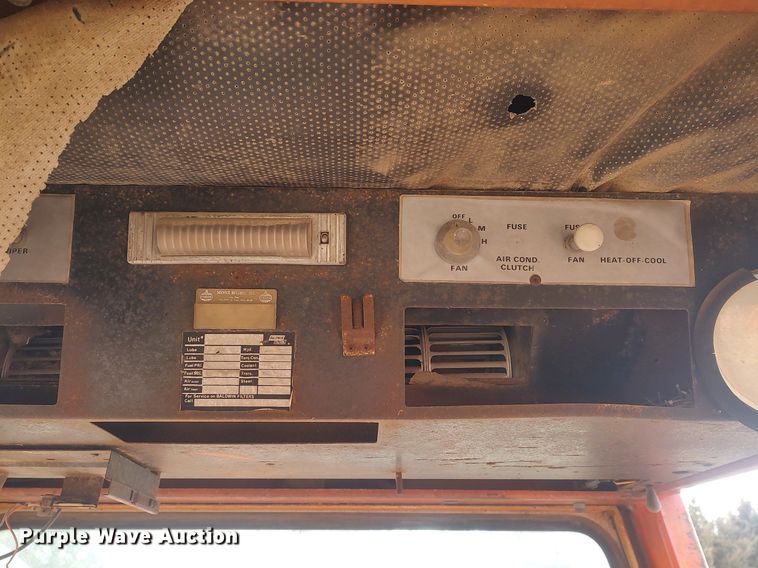 image for item DO3749 Allis Chalmers 7030  tractor