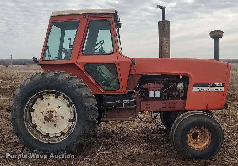 image for item DO3750 Allis Chalmers 7030  tractor