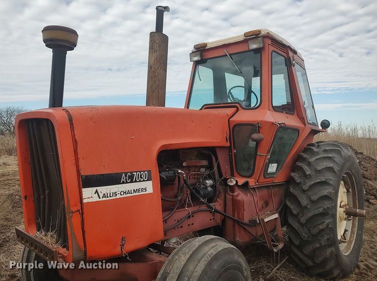 image for item DO3750 Allis Chalmers 7030  tractor