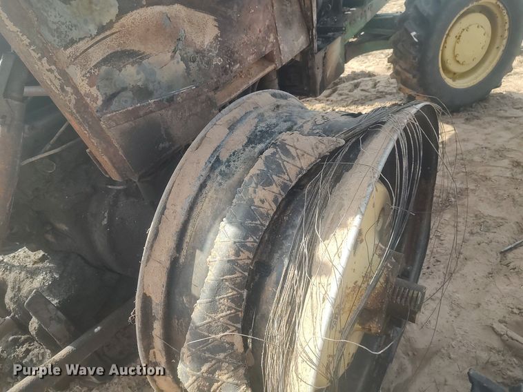 image for item DO3773 1977 John Deere 4630  HFWD tractor