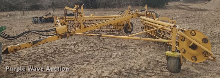 image for item DO3778 Vermeer R23  hay rake