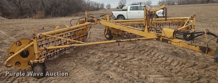 image for item DO3778 Vermeer R23  hay rake