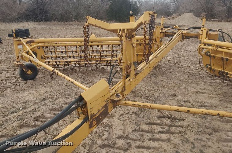 image for item DO3778 Vermeer R23  hay rake