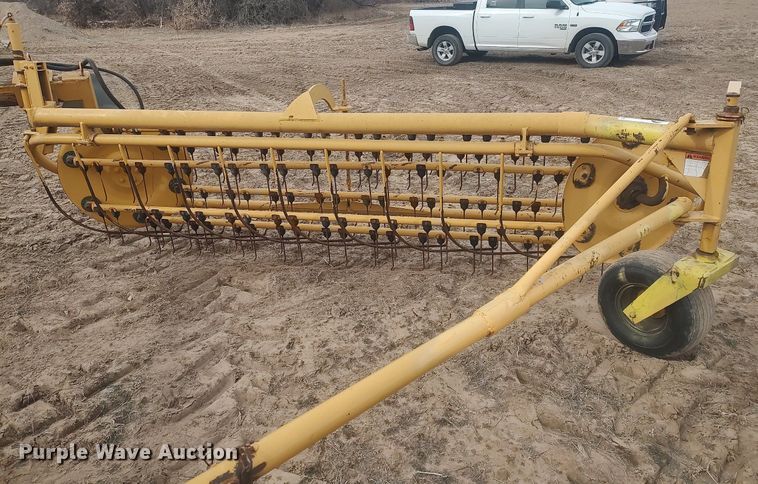 image for item DO3778 Vermeer R23  hay rake