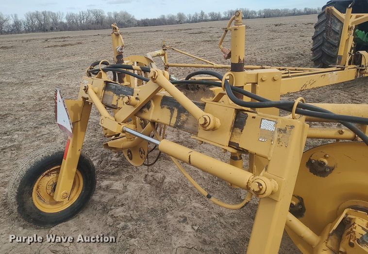 image for item DO3778 Vermeer R23  hay rake