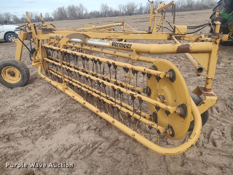 image for item DO3778 Vermeer R23  hay rake
