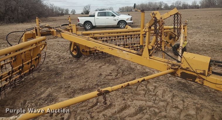 image for item DO3778 Vermeer R23  hay rake