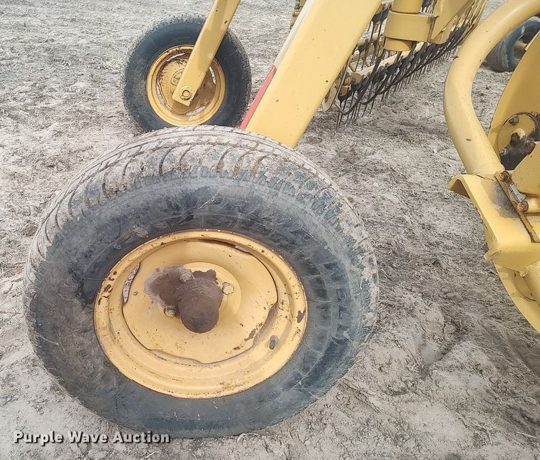 image for item DO3778 Vermeer R23  hay rake