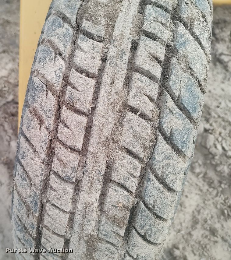 image for item DO3778 Vermeer R23  hay rake