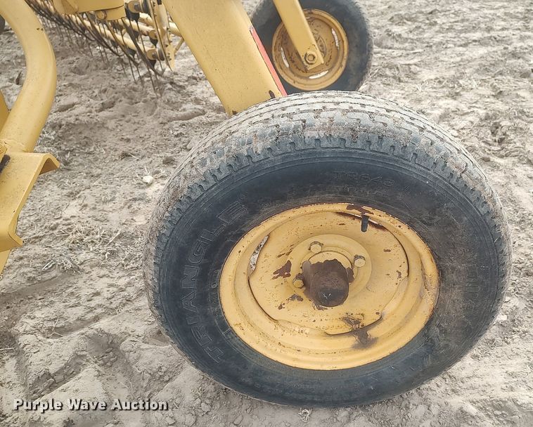 image for item DO3778 Vermeer R23  hay rake