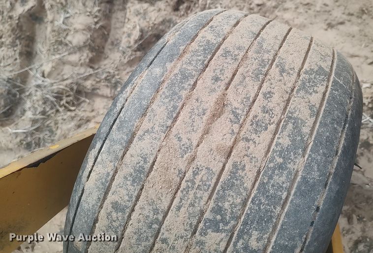 image for item DO3778 Vermeer R23  hay rake