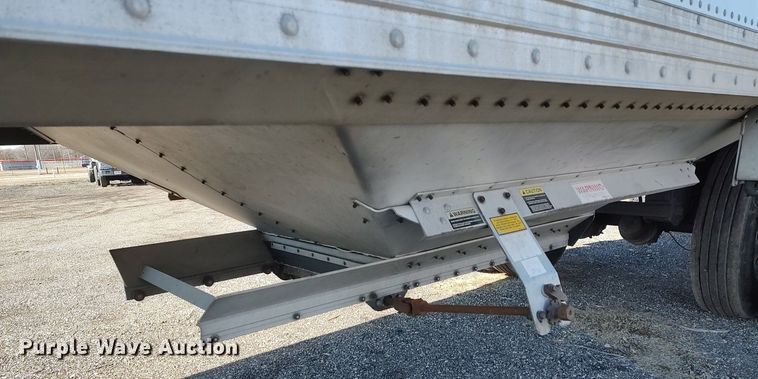 image for item DO3794 2009 Timpte Super Hopper  grain trailer