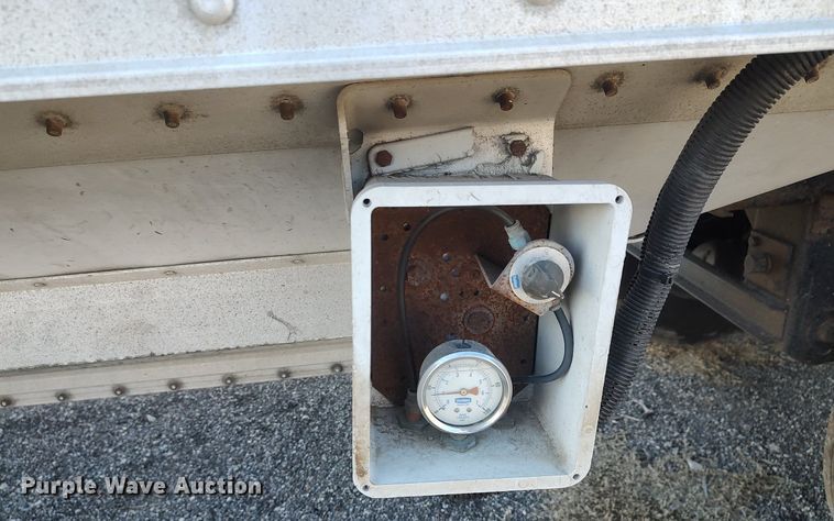 image for item DO3794 2009 Timpte Super Hopper  grain trailer