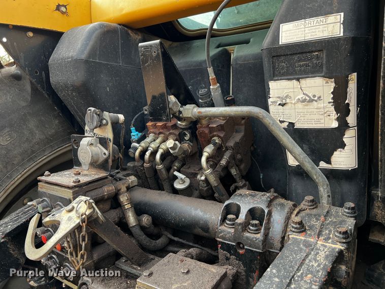 image for item DQ1970 2002 Challenger MT665  MFWD tractor