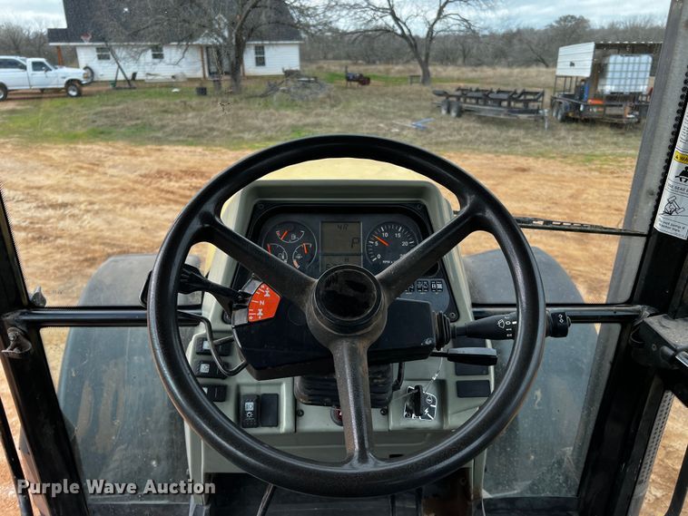 image for item DQ1970 2002 Challenger MT665  MFWD tractor