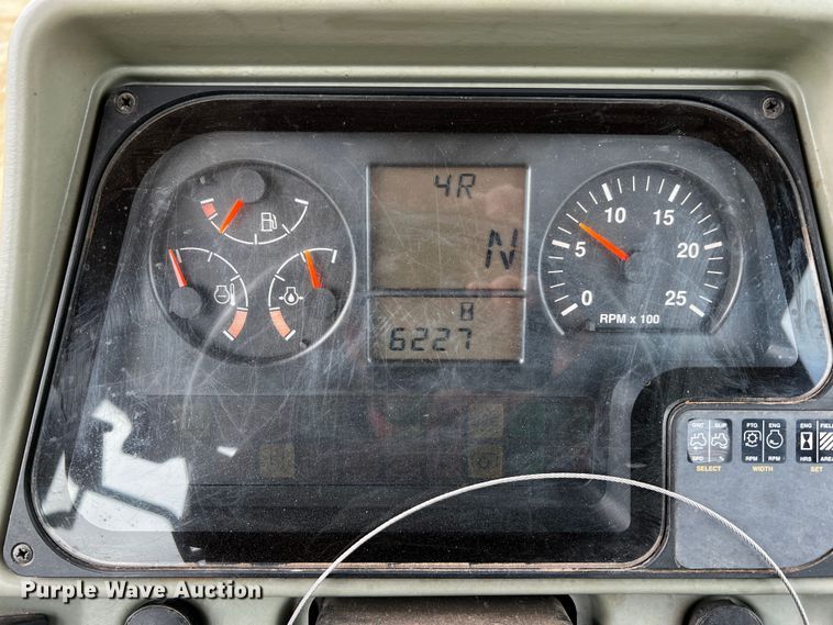 image for item DQ1970 2002 Challenger MT665  MFWD tractor