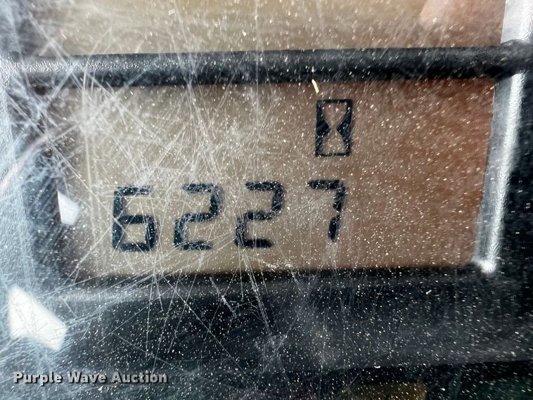 image for item DQ1970 2002 Challenger MT665  MFWD tractor