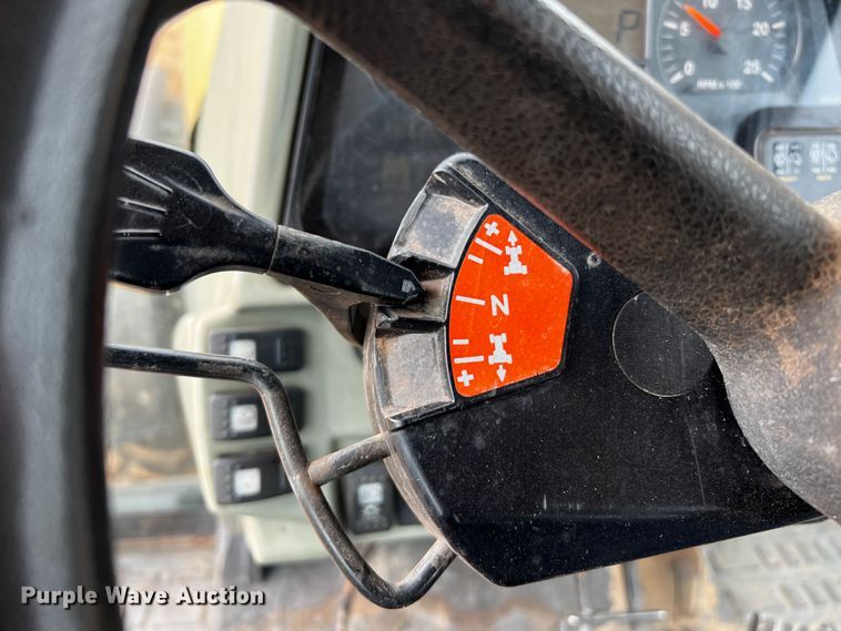 image for item DQ1970 2002 Challenger MT665  MFWD tractor