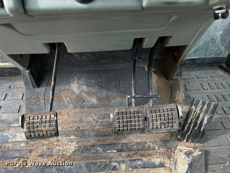 image for item DQ1970 2002 Challenger MT665  MFWD tractor