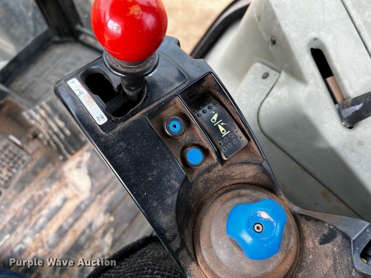 image for item DQ1970 2002 Challenger MT665  MFWD tractor