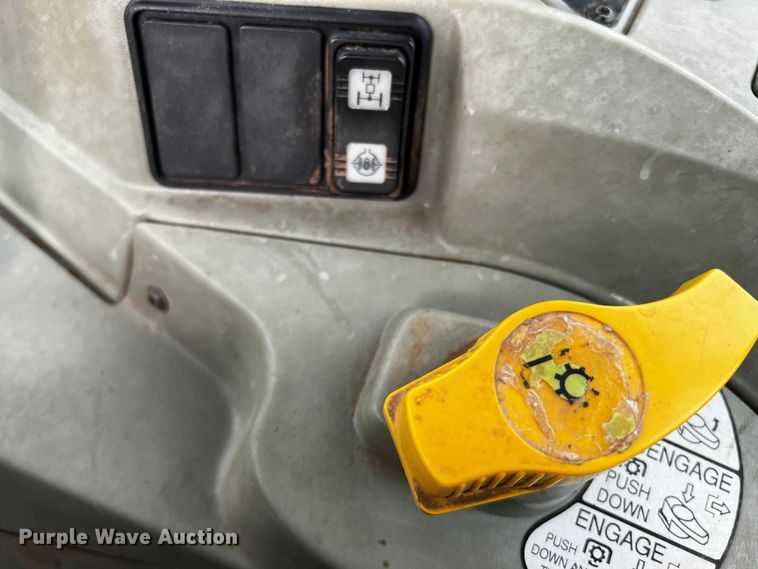 image for item DQ1970 2002 Challenger MT665  MFWD tractor