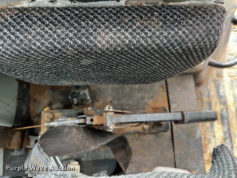 image for item DQ1970 2002 Challenger MT665  MFWD tractor