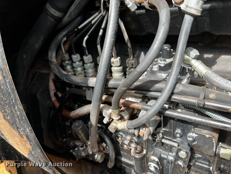 image for item DQ1970 2002 Challenger MT665  MFWD tractor