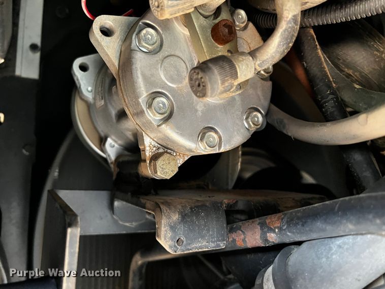 image for item DQ1970 2002 Challenger MT665  MFWD tractor