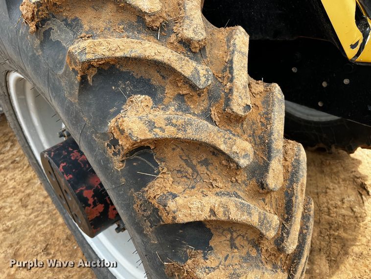 image for item DQ1970 2002 Challenger MT665  MFWD tractor