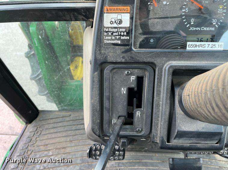 image for item DQ3980 2004 John Deere 5520  MFWD tractor