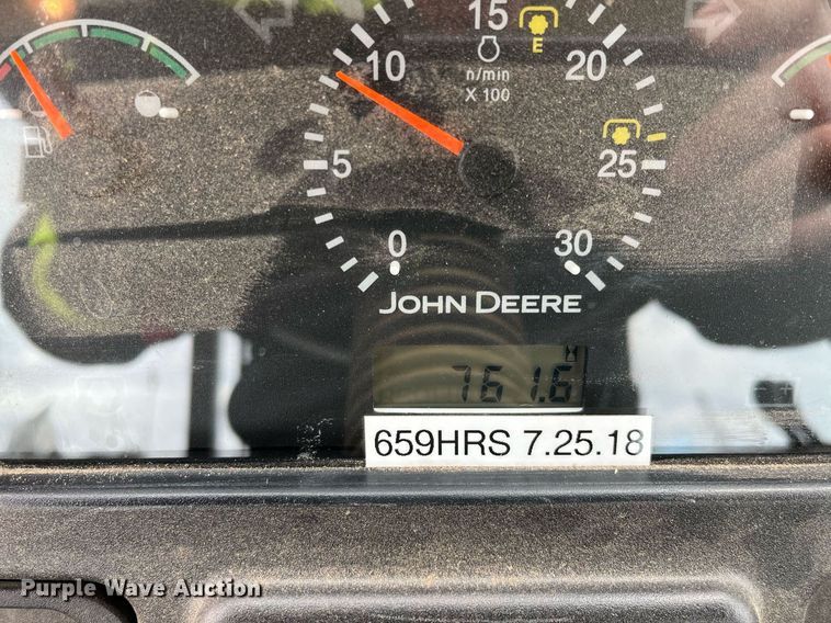 image for item DQ3980 2004 John Deere 5520  MFWD tractor