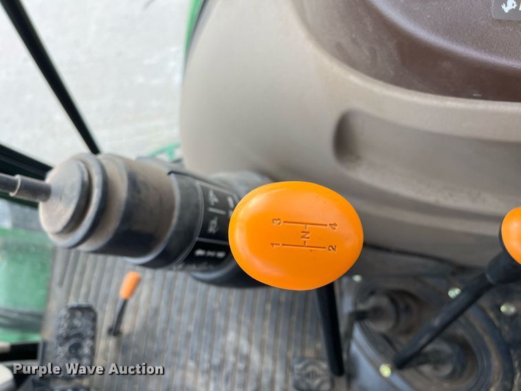 image for item DQ3980 2004 John Deere 5520  MFWD tractor