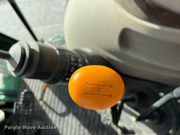 image for item DQ3980 2004 John Deere 5520  MFWD tractor