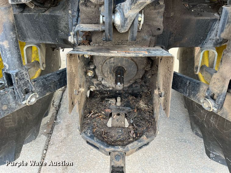 image for item DQ3980 2004 John Deere 5520  MFWD tractor