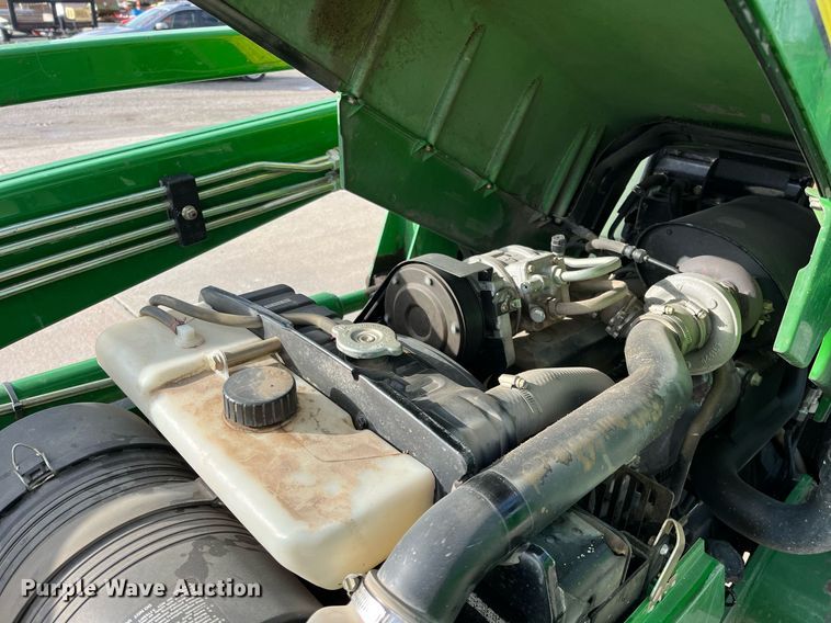 image for item DQ3980 2004 John Deere 5520  MFWD tractor