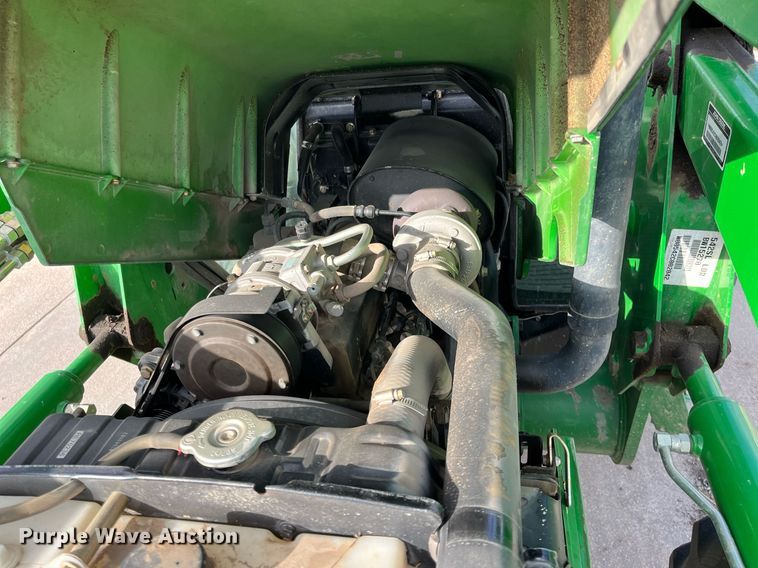 image for item DQ3980 2004 John Deere 5520  MFWD tractor