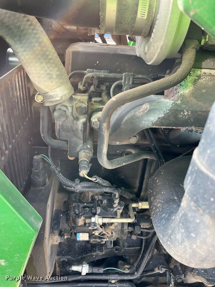 image for item DQ3980 2004 John Deere 5520  MFWD tractor