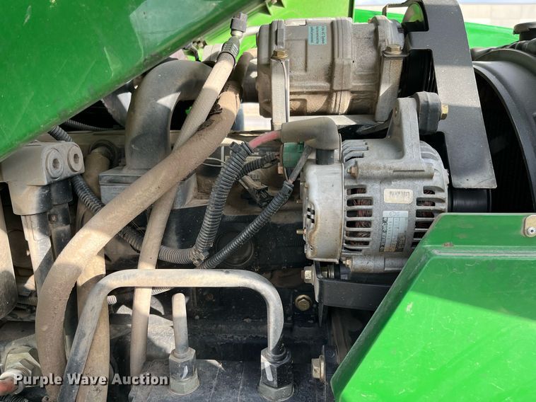 image for item DQ3980 2004 John Deere 5520  MFWD tractor