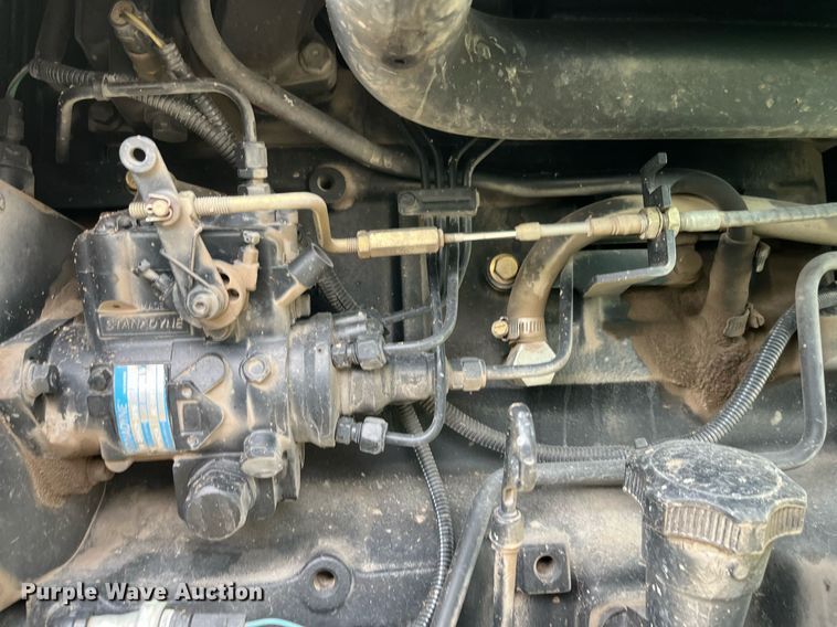 image for item DQ3980 2004 John Deere 5520  MFWD tractor