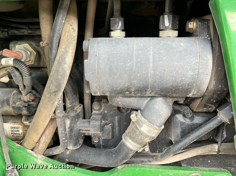 image for item DQ3980 2004 John Deere 5520  MFWD tractor