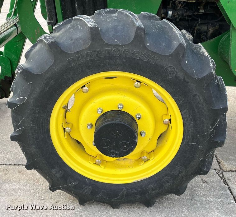 image for item DQ3980 2004 John Deere 5520  MFWD tractor
