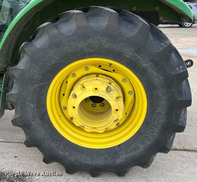 image for item DQ3980 2004 John Deere 5520  MFWD tractor