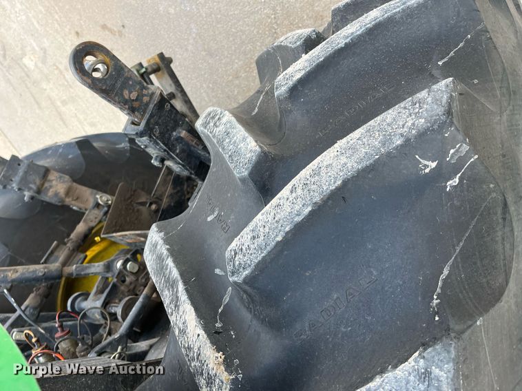 image for item DQ3980 2004 John Deere 5520  MFWD tractor