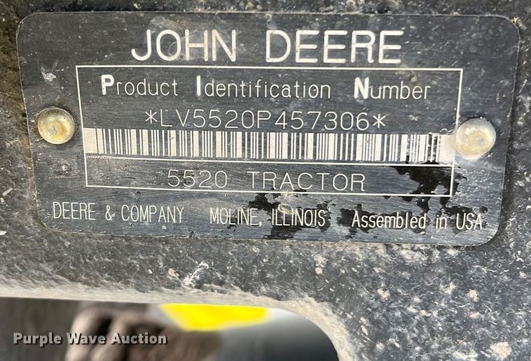 image for item DQ3980 2004 John Deere 5520  MFWD tractor