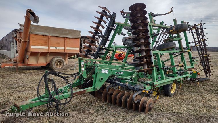 image for item DR8147 John Deere 726  mulch finisher