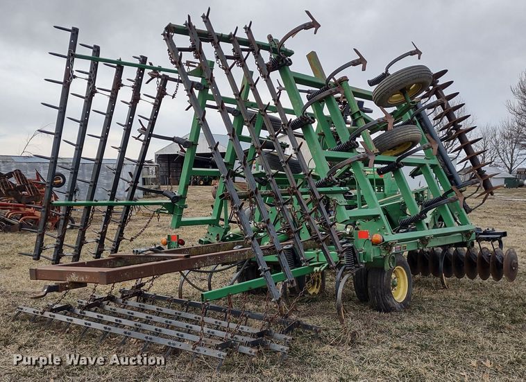 image for item DR8147 John Deere 726  mulch finisher